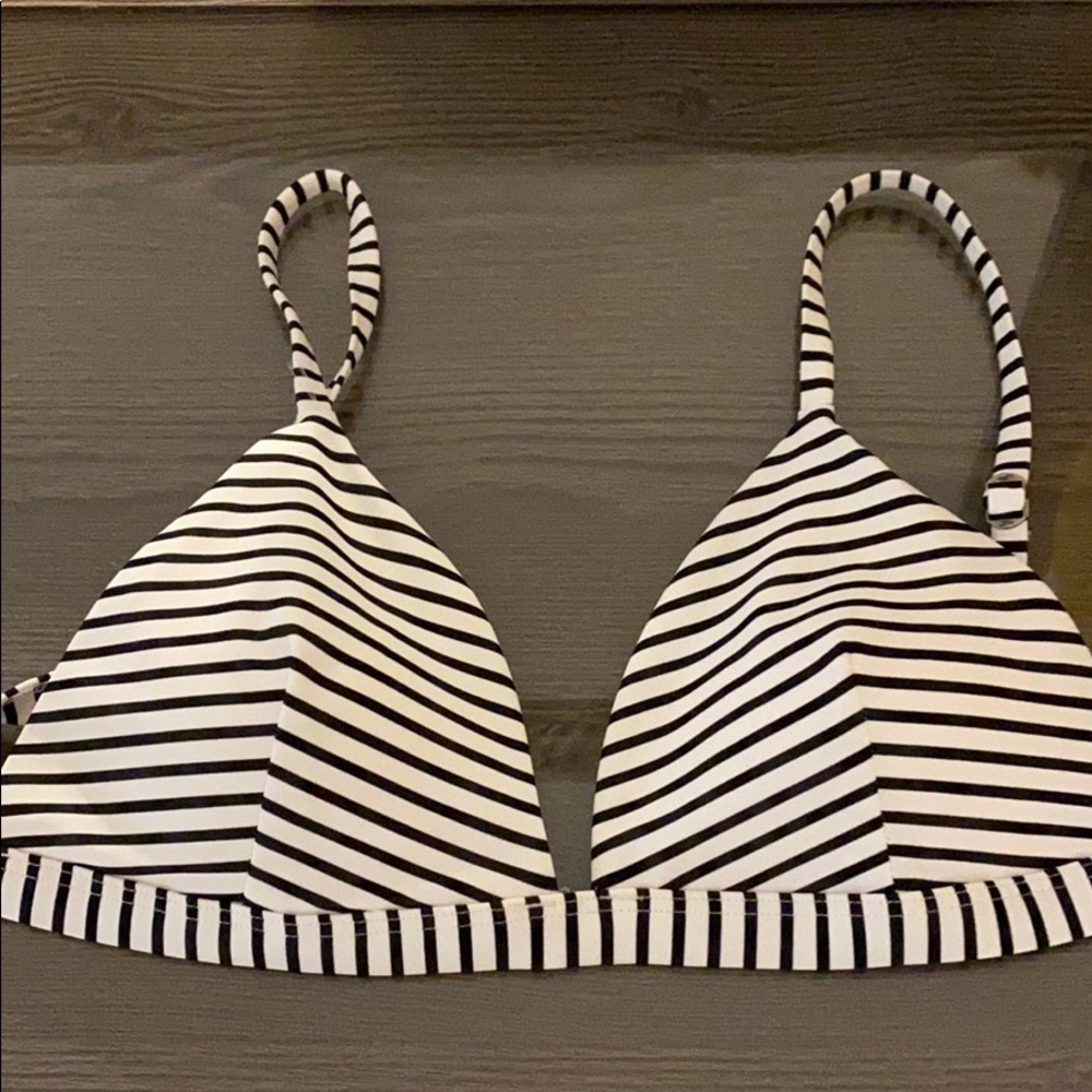 hollister bathing suit set